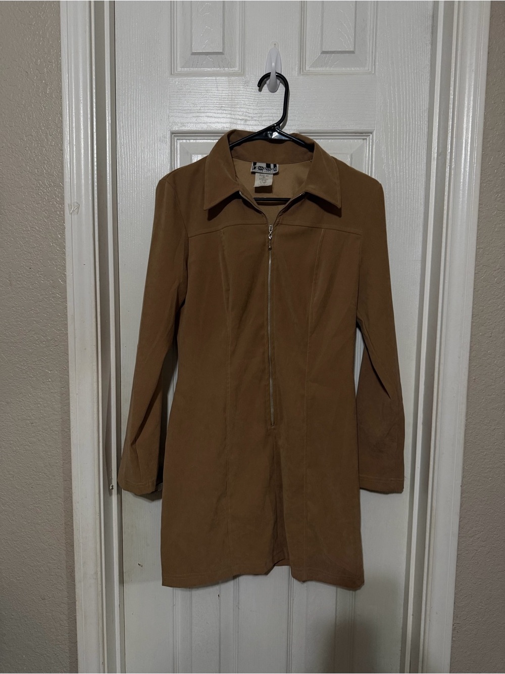 Classic Brown juniors size 5 Zip-Front mini dress